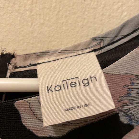 Blouse. - Picture 2 of 5